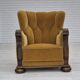 Fauteuil relax danois des années 60, revêtement en velours jaune honning, bois de chêne.