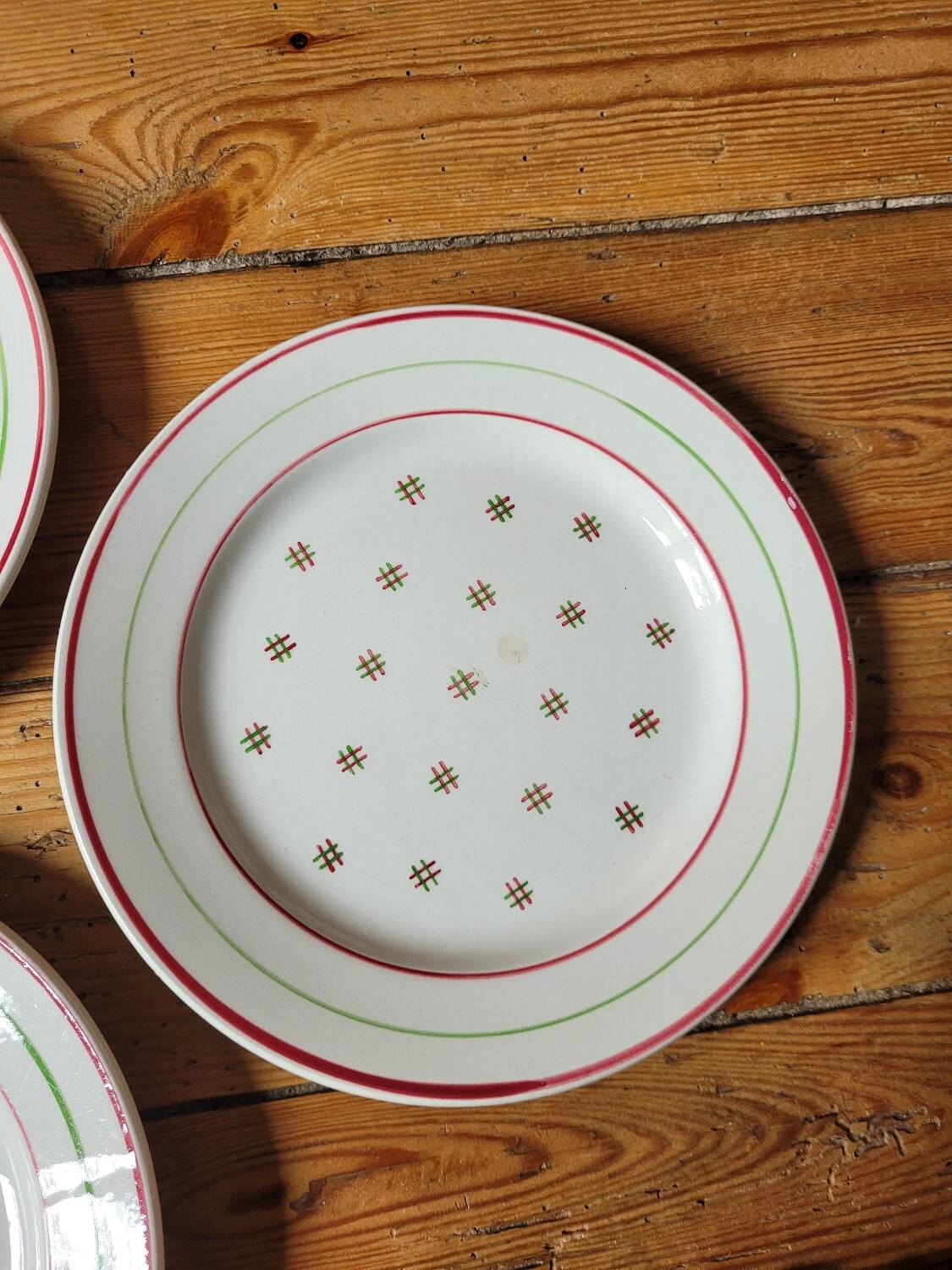 Set of 6 K&G Luneville dessert plates