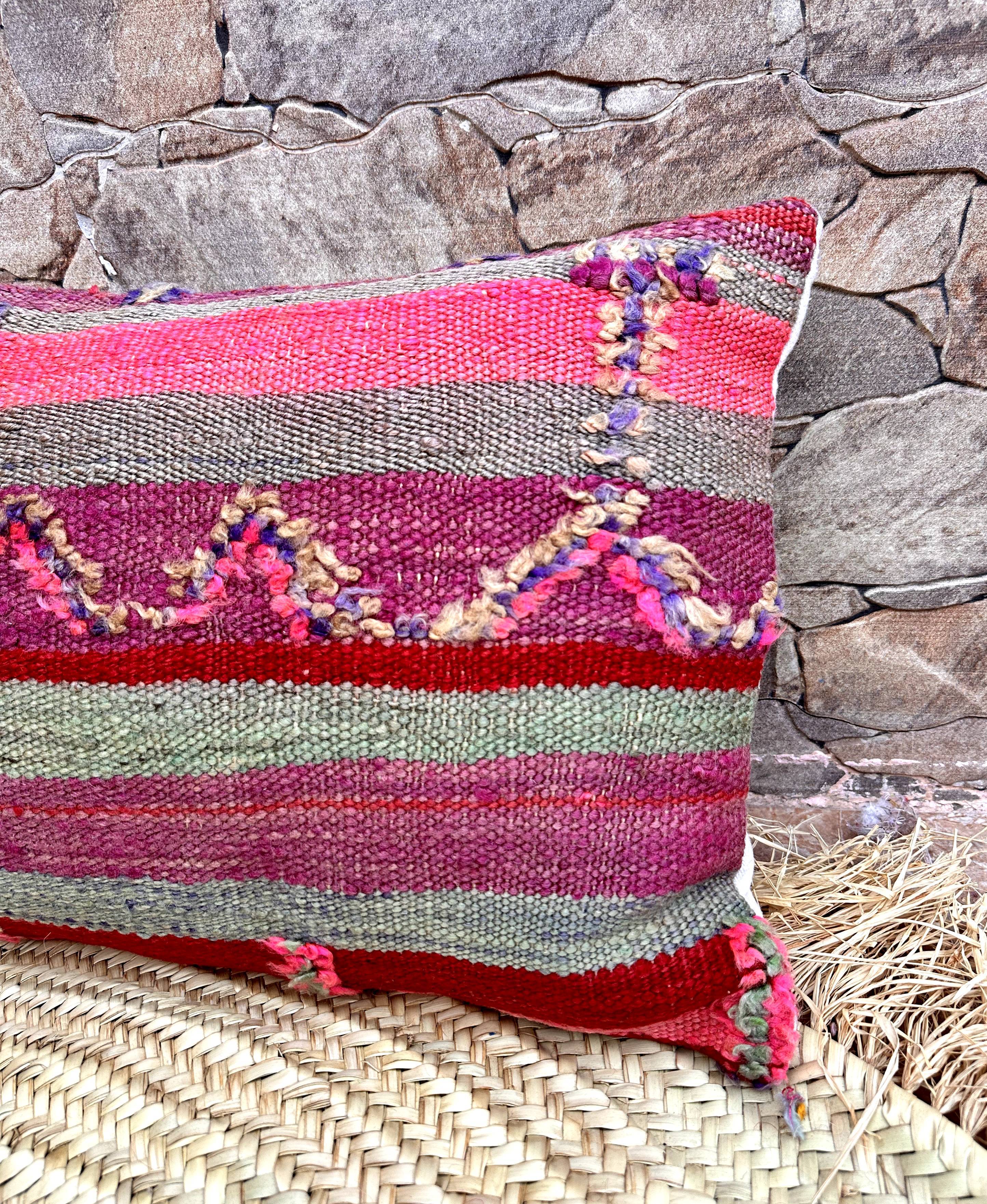 Beautiful vintage Berber Kilim pillow from Morocco