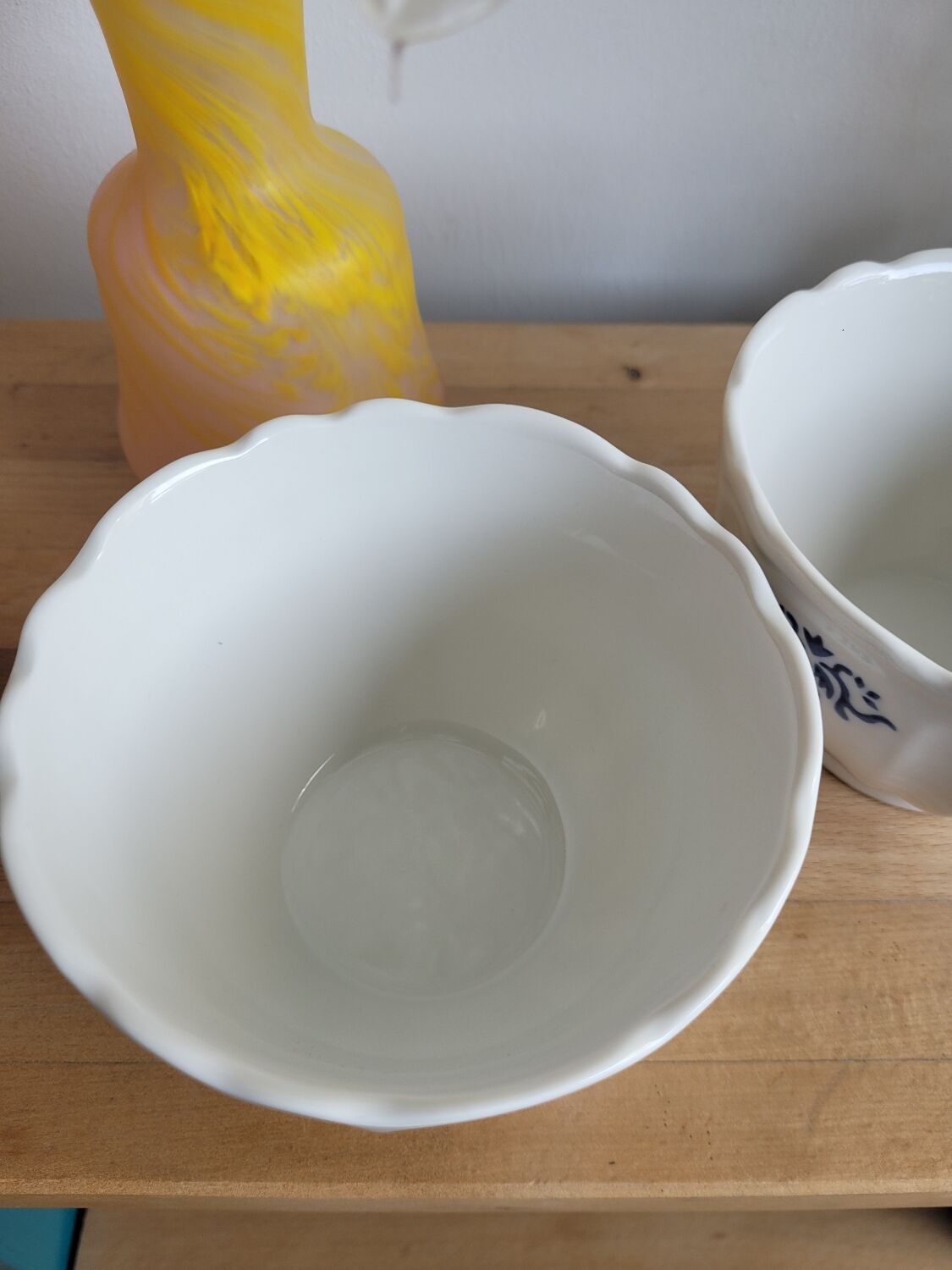 Duo of opaque porcelain bowls