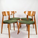 Scandinavian design dining room chairs in green velvet, set of 4