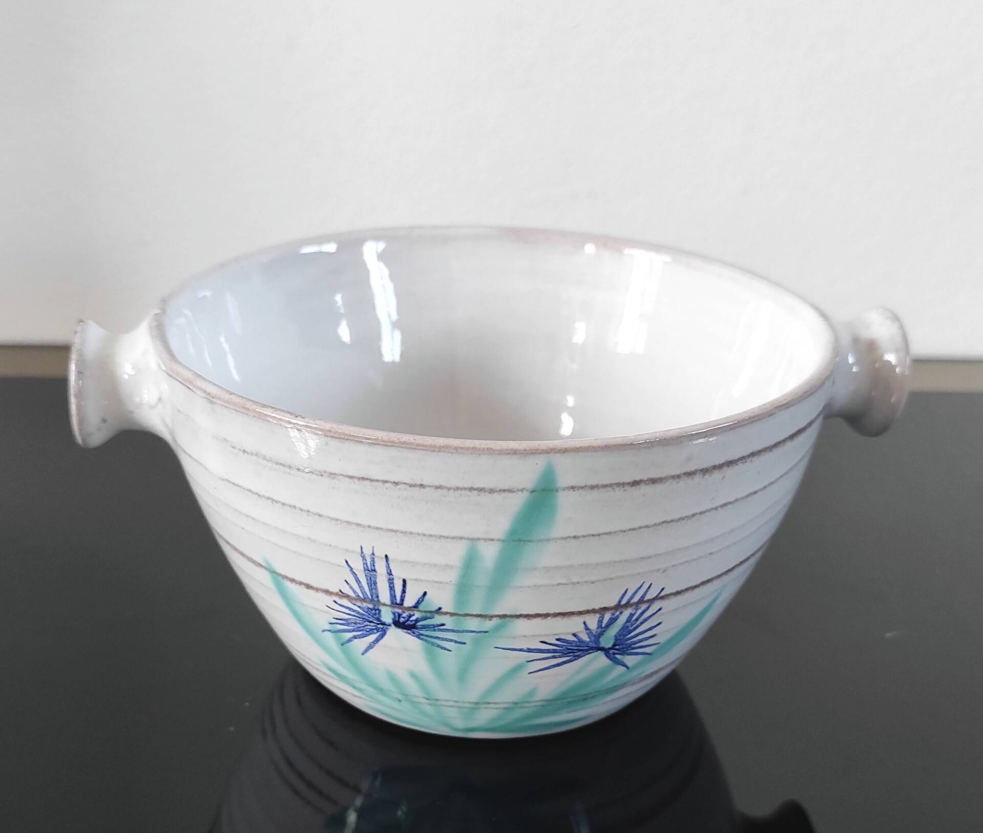 Earthenware bowl with handles in handmade ceramic