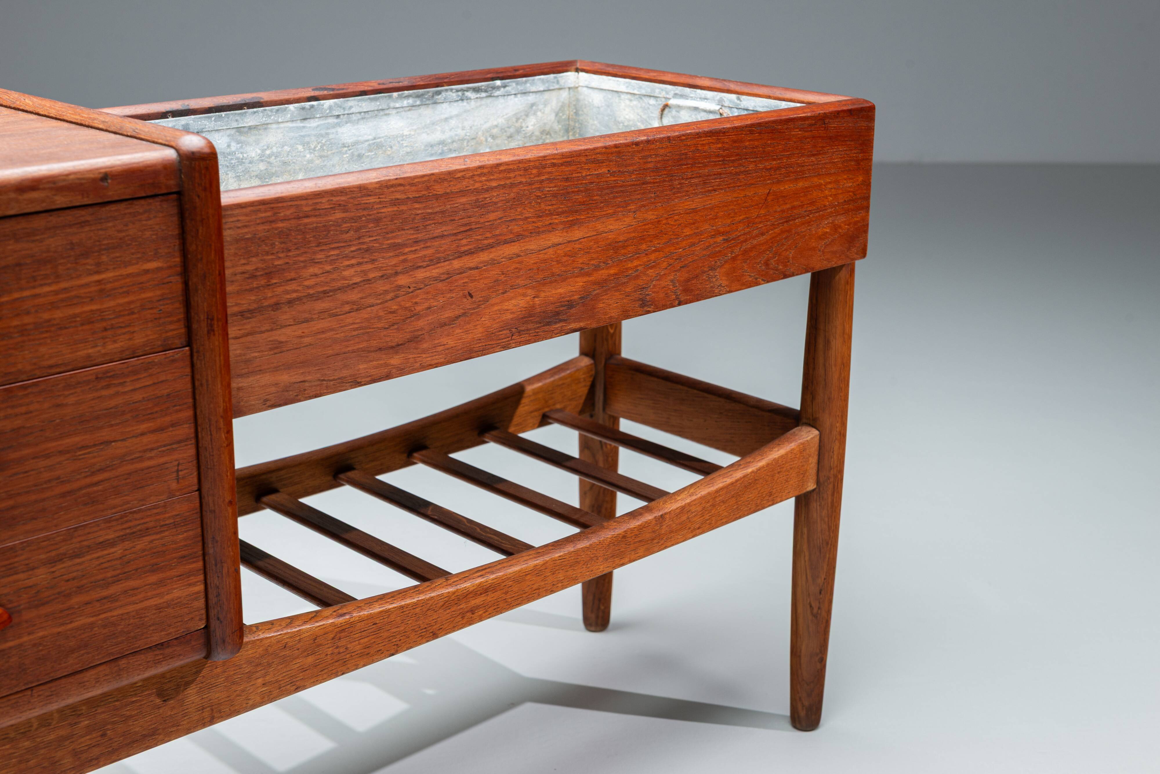 No. 36 teak planter by Arne Wahl Iversen for Vinde Møbelfabrik