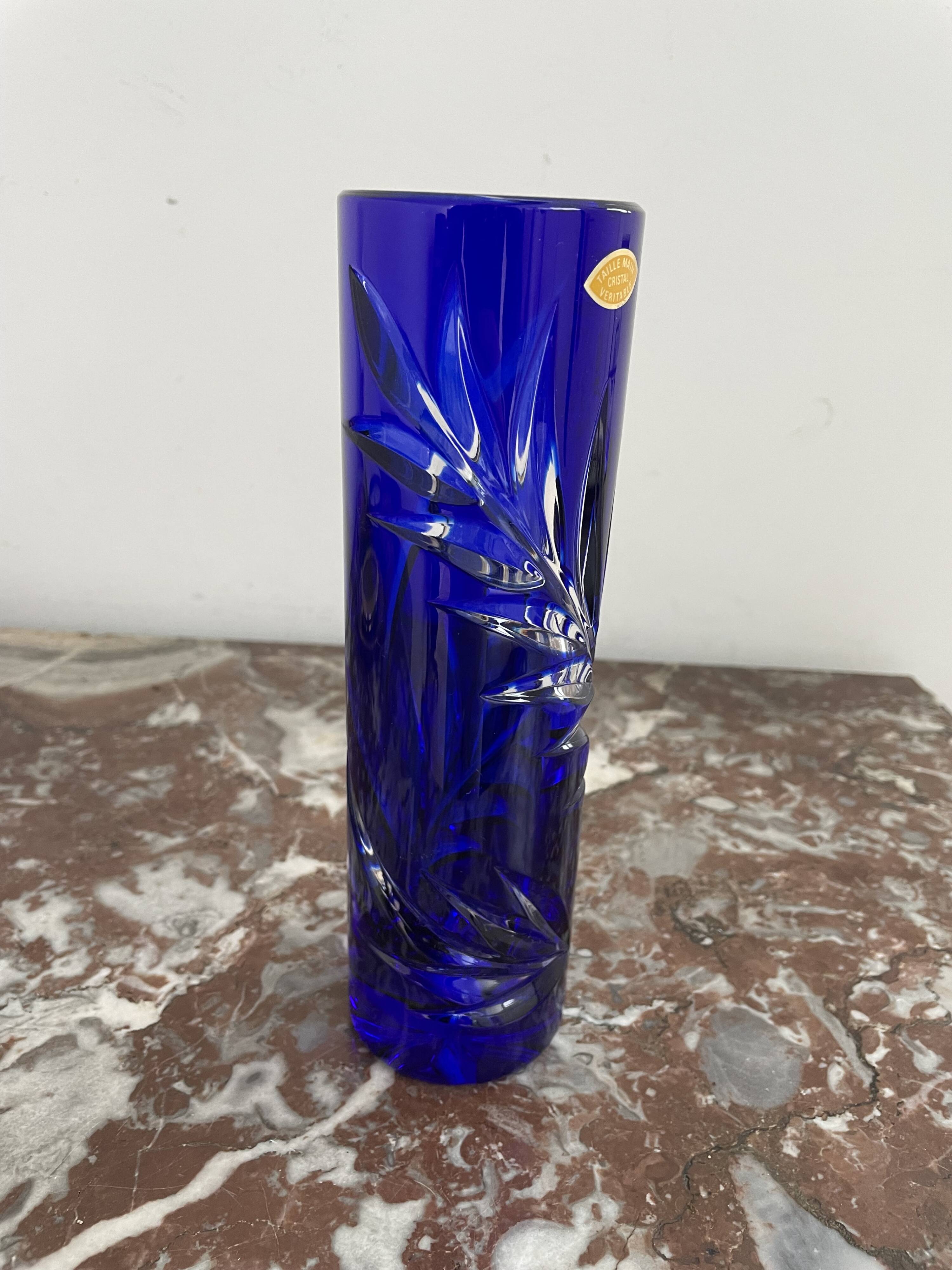 Soliflore vase, tubular, blue crystal, foliage decoration, encrypted, label, hand cut, flowers