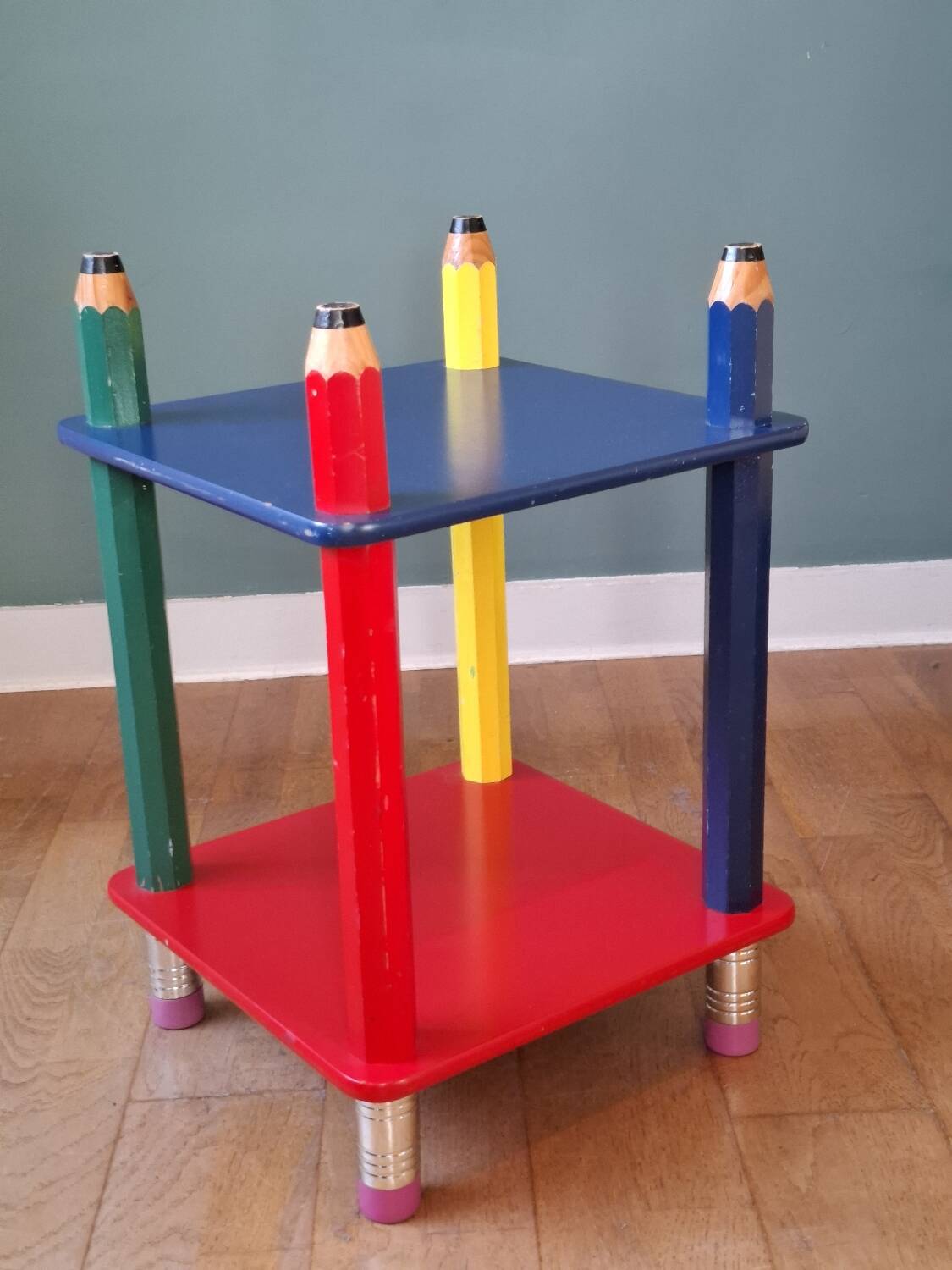 Memphis pencil bedside table