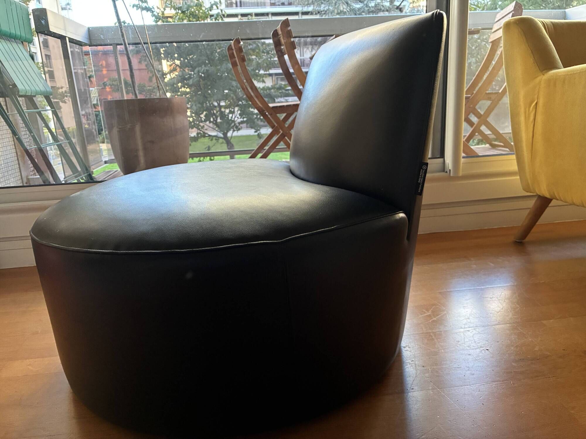 Baobab design armchair