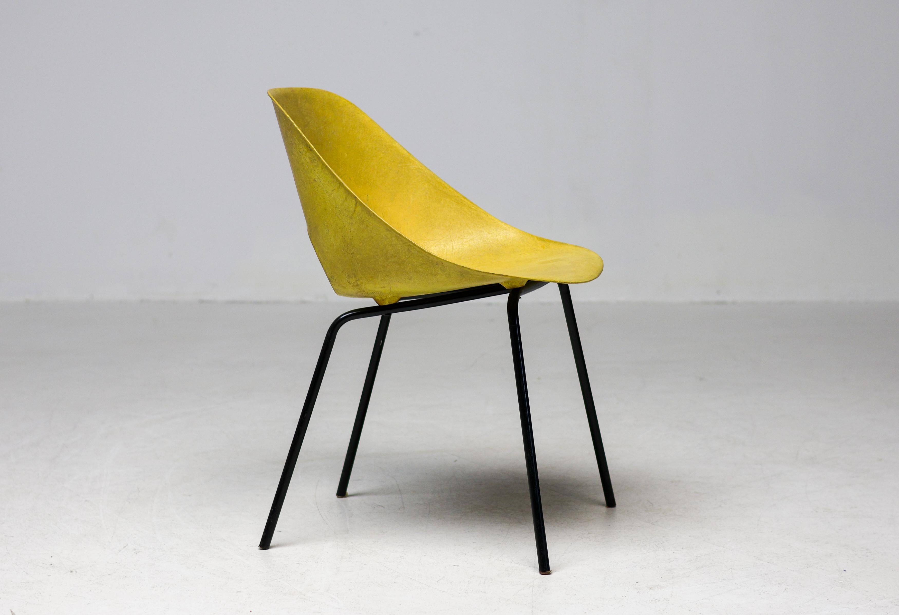Rare yellow fibreglass tulip chair by Pierre Guariche for Steiner, 1950s.