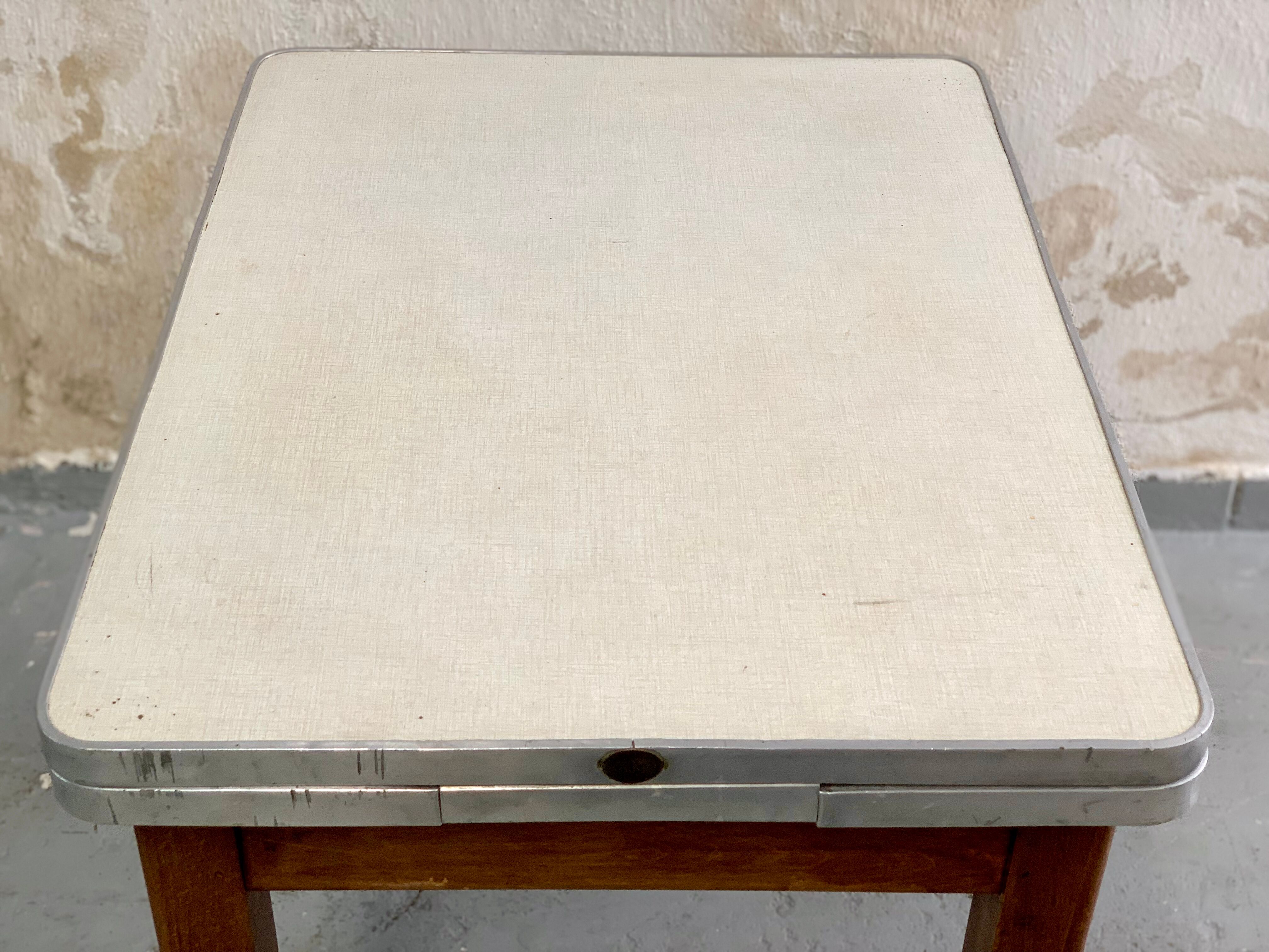 Kitchen table and formica