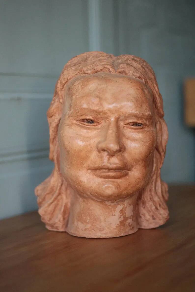 Sculpture signed Doloire, terracotta sculpture, woman's head sculpture, collection, interior decoration.