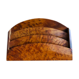 Elm magnifying glass letter carrier