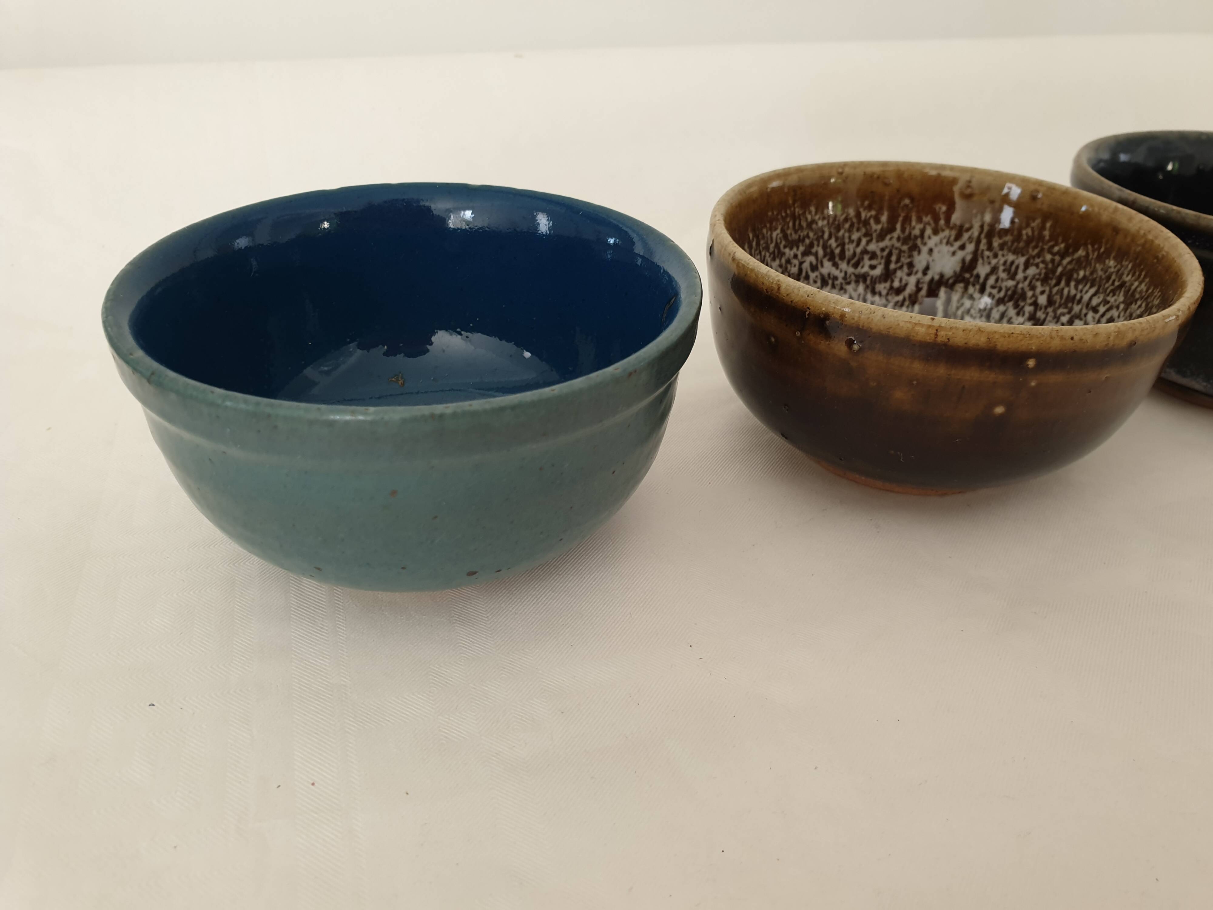 Set of 4 ramekins Bowls / cups in glazed ceramic Signed Alésia