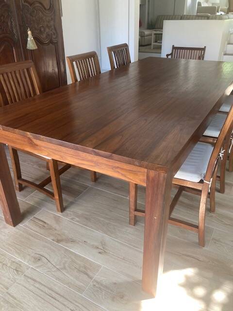 Teak dining table and its 6 chairs.