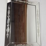 Miroir Vénitien en verre taillé 81x68 cm années 50