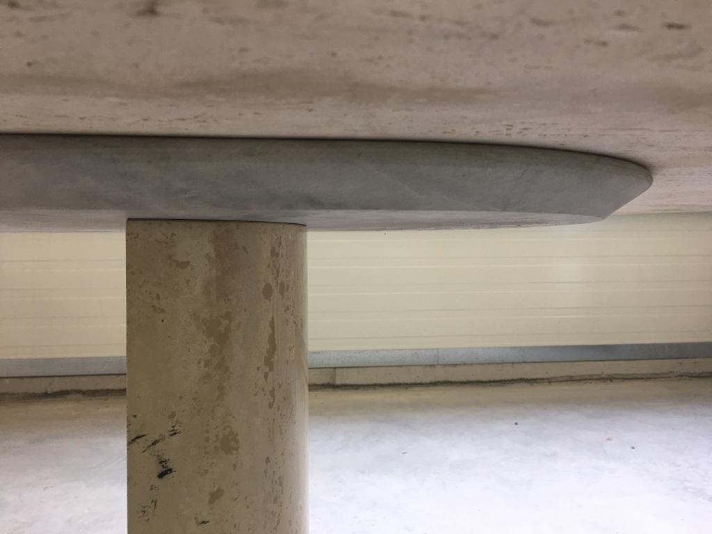 Table en travertin, italienne, circa 70