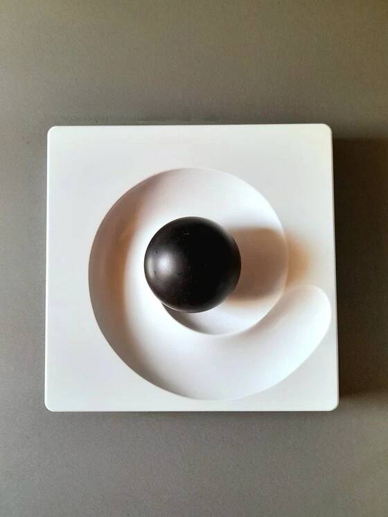 Spiros ashtray, eléonore peduzzi riva for artemide, 1970.