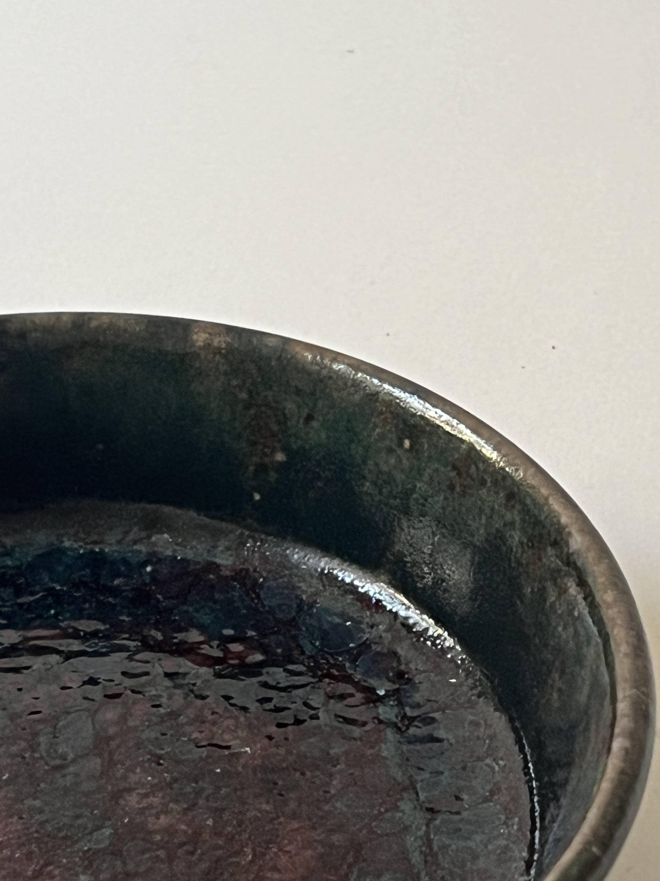 Empty pocket / Ceramic bowl in glazed and signed stoneware