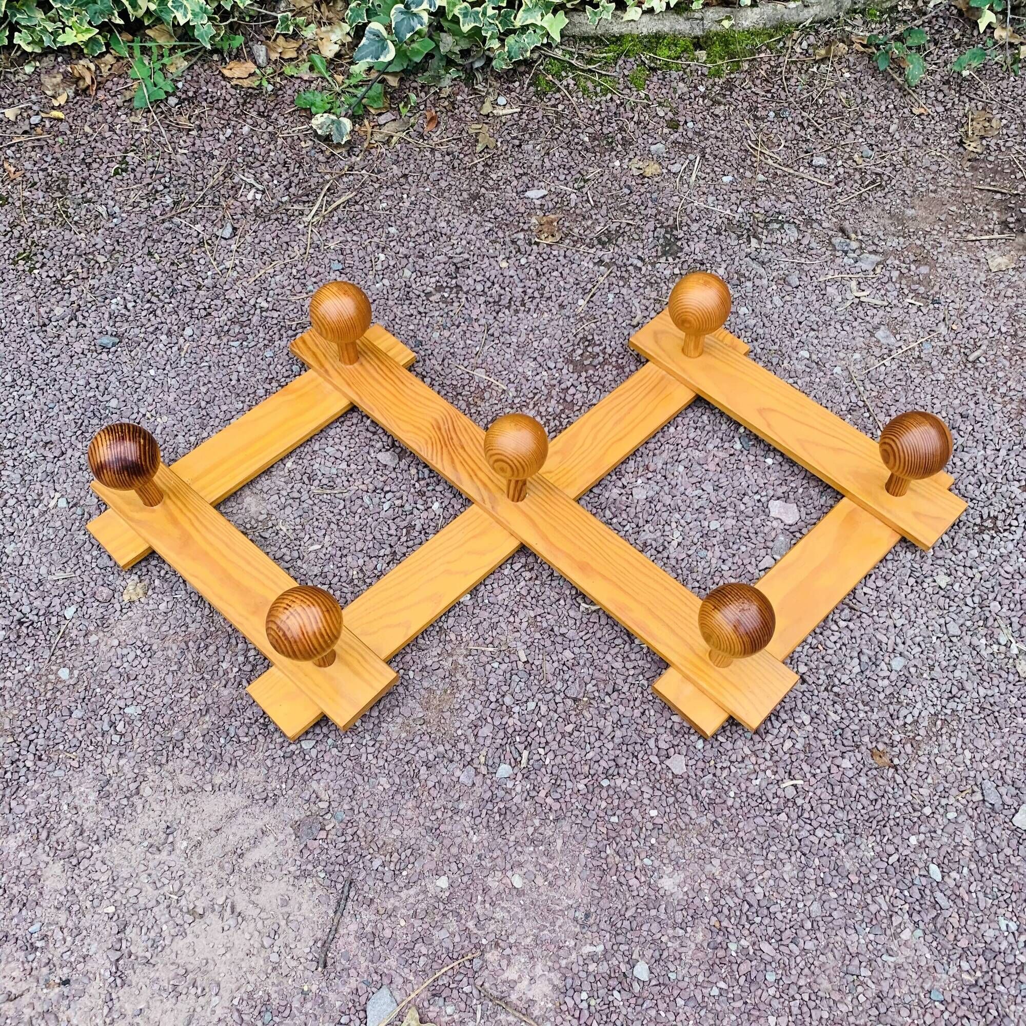 Extendable vintage coat rack in pine