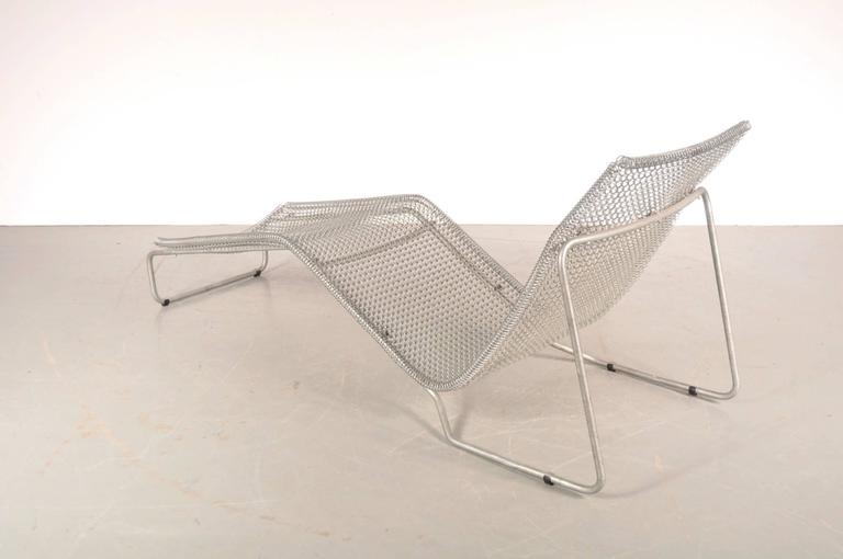 1997s “Ruffian” chaise longue by Niall O’Flynn for ‘t Spectrum, Netherlands