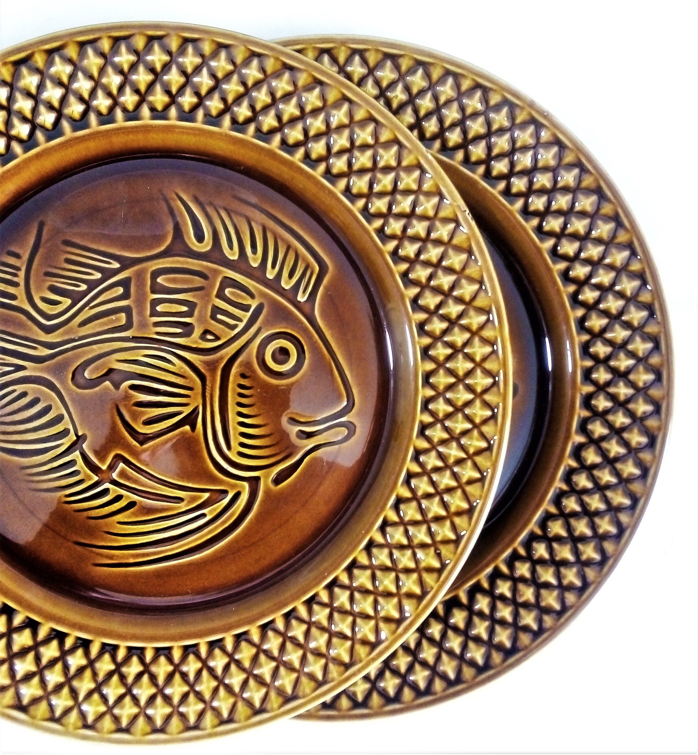 Art Deco fish plates by the Digoin Sarreguemines earthenware factory