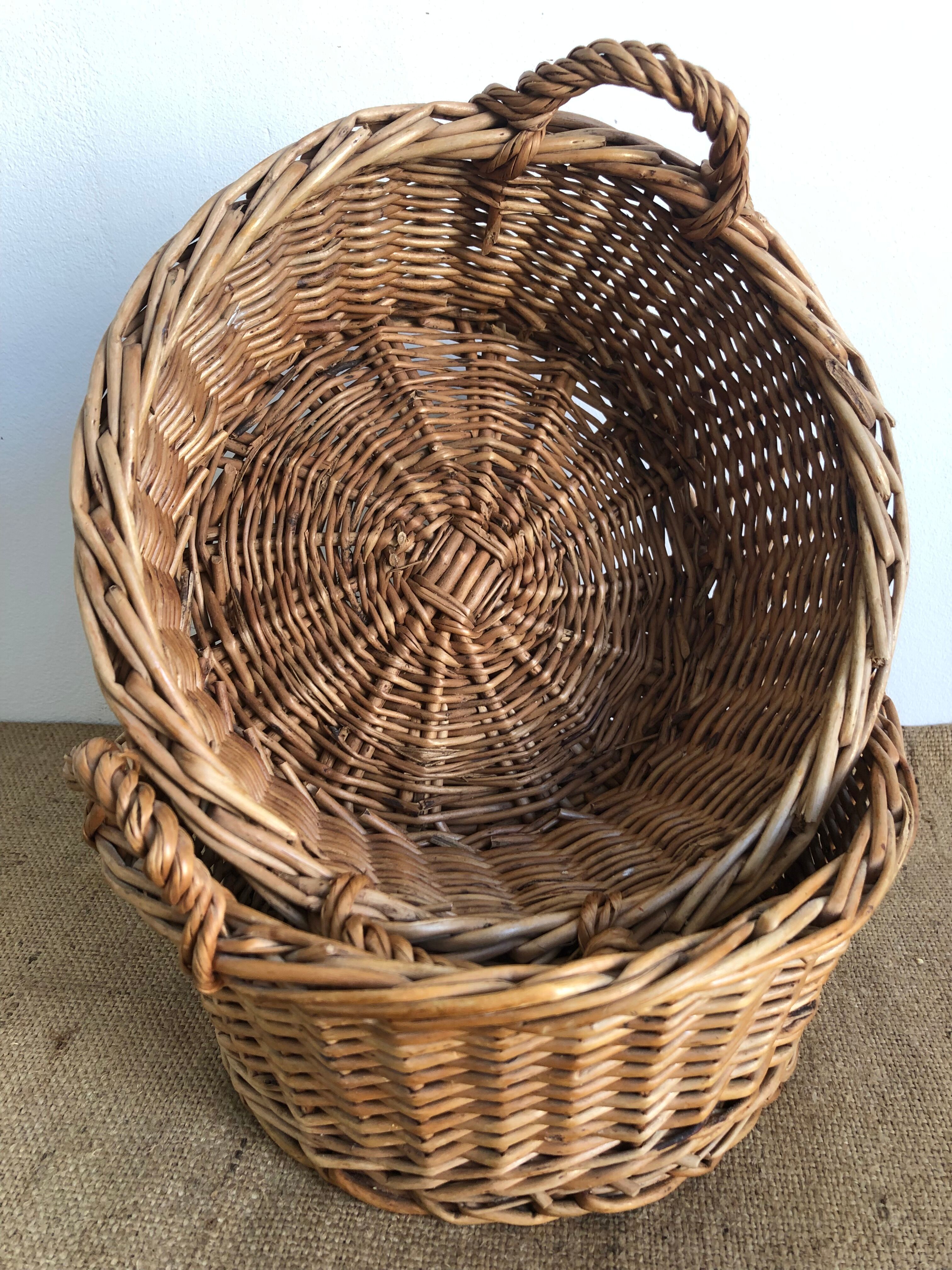 Set of 2 wicker baskets, kitchen decoration