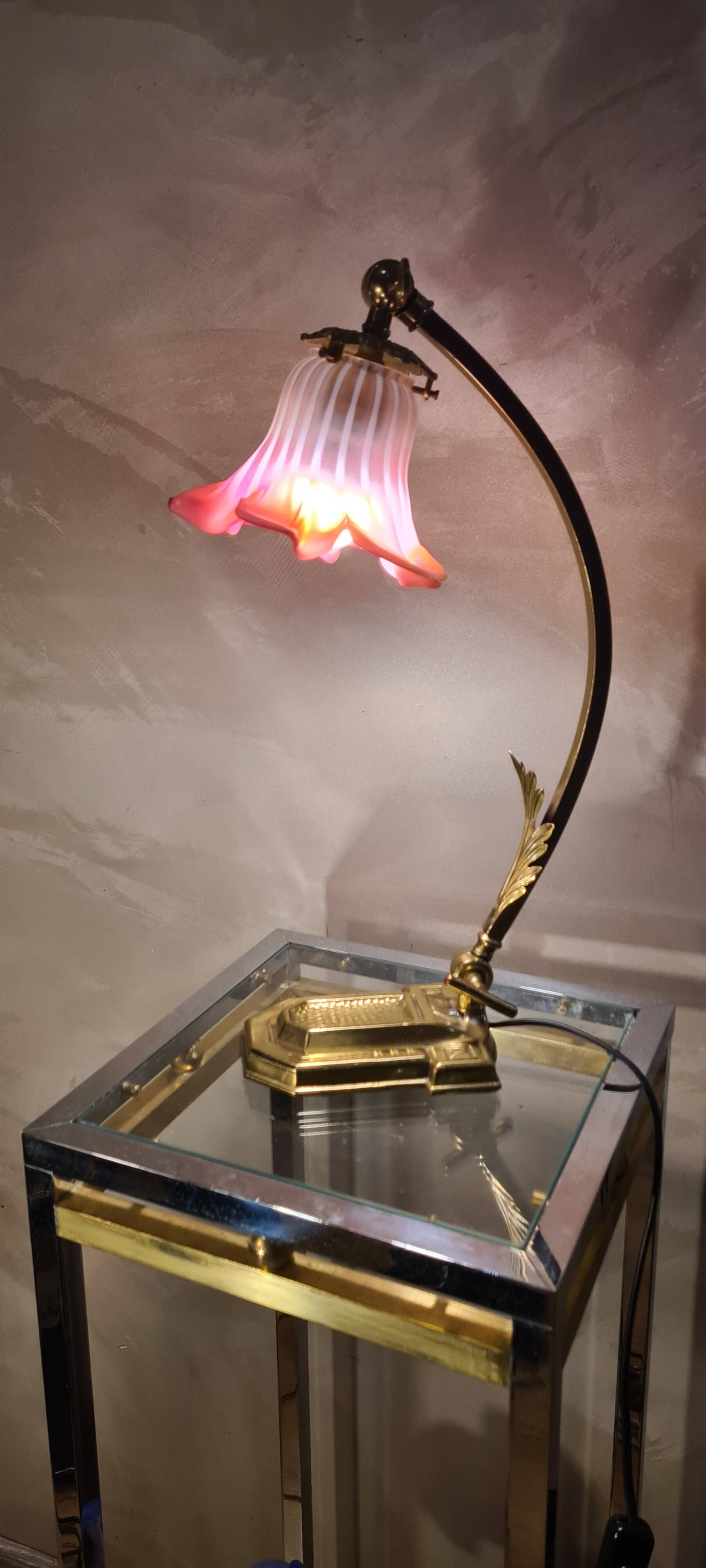 Large restored brass lamp with pretty art nouveau tulip 1900, electricity ok 47x28