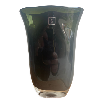 Glass vase