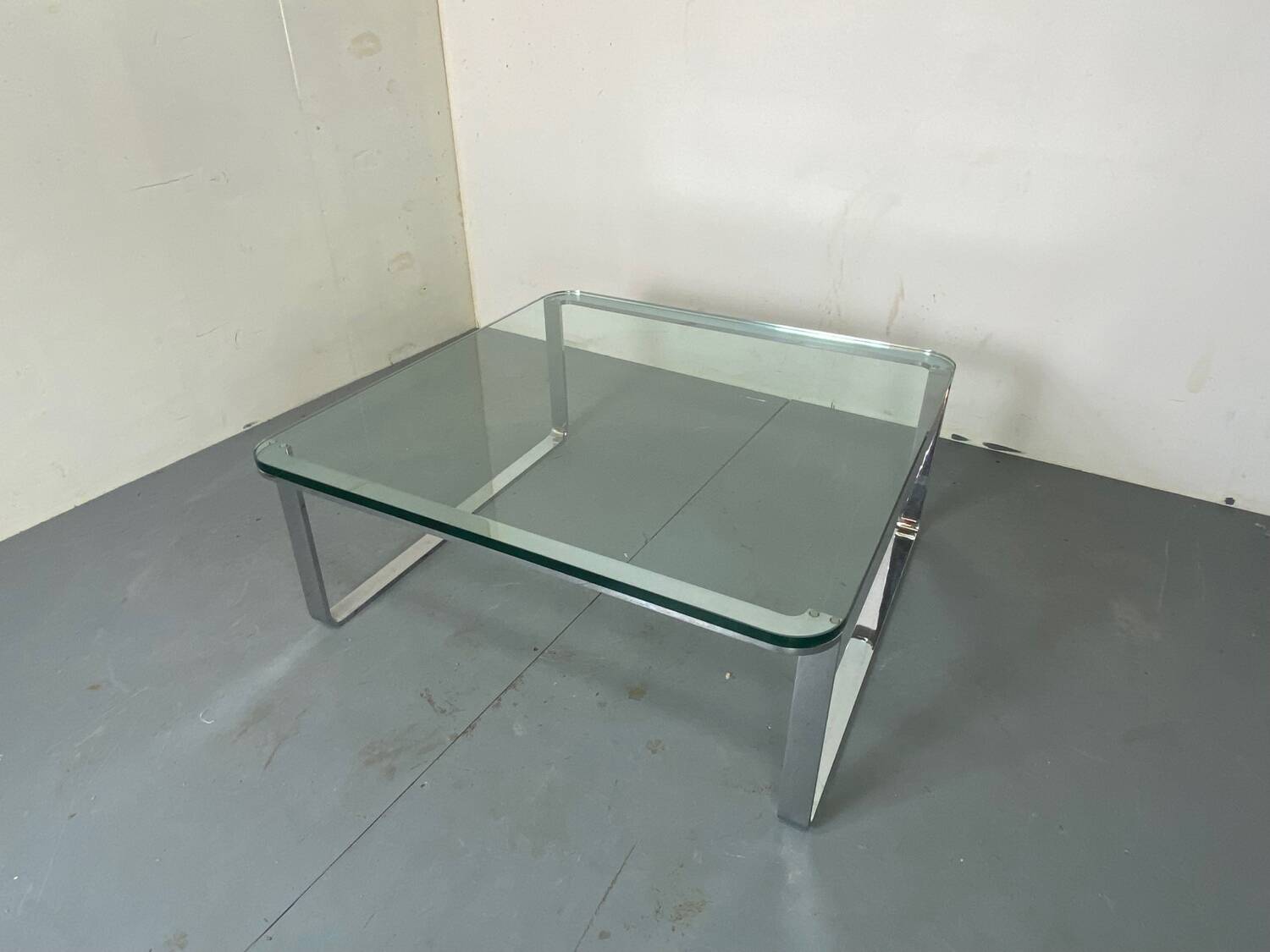 Table basse moderniste suisse en chrome, acier et verre de Strässle, années 1970