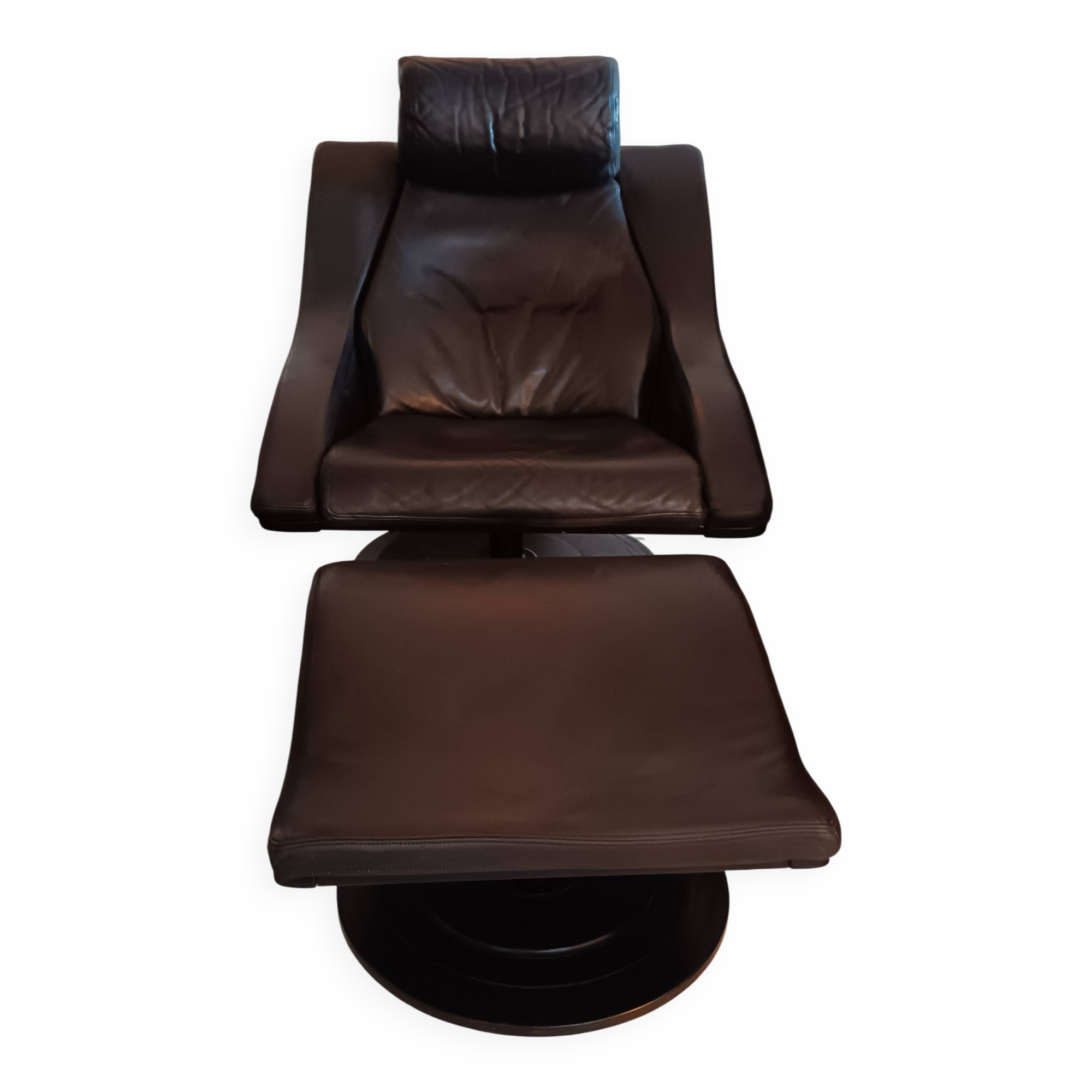 Nelo designer armchair + ottoman