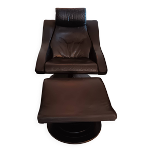 Fauteuil et ottoman par