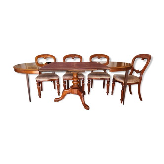 Table ronde et 4 chaises acajou des indes