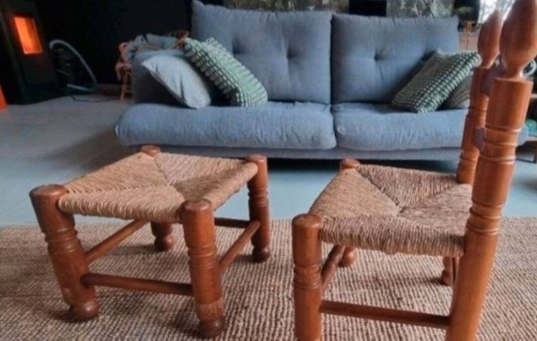 4 chairs and stools, brutalist art, straw and wood