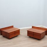 Paire de tables de chevet Stildomus en noyer avec roulettes, années 1970