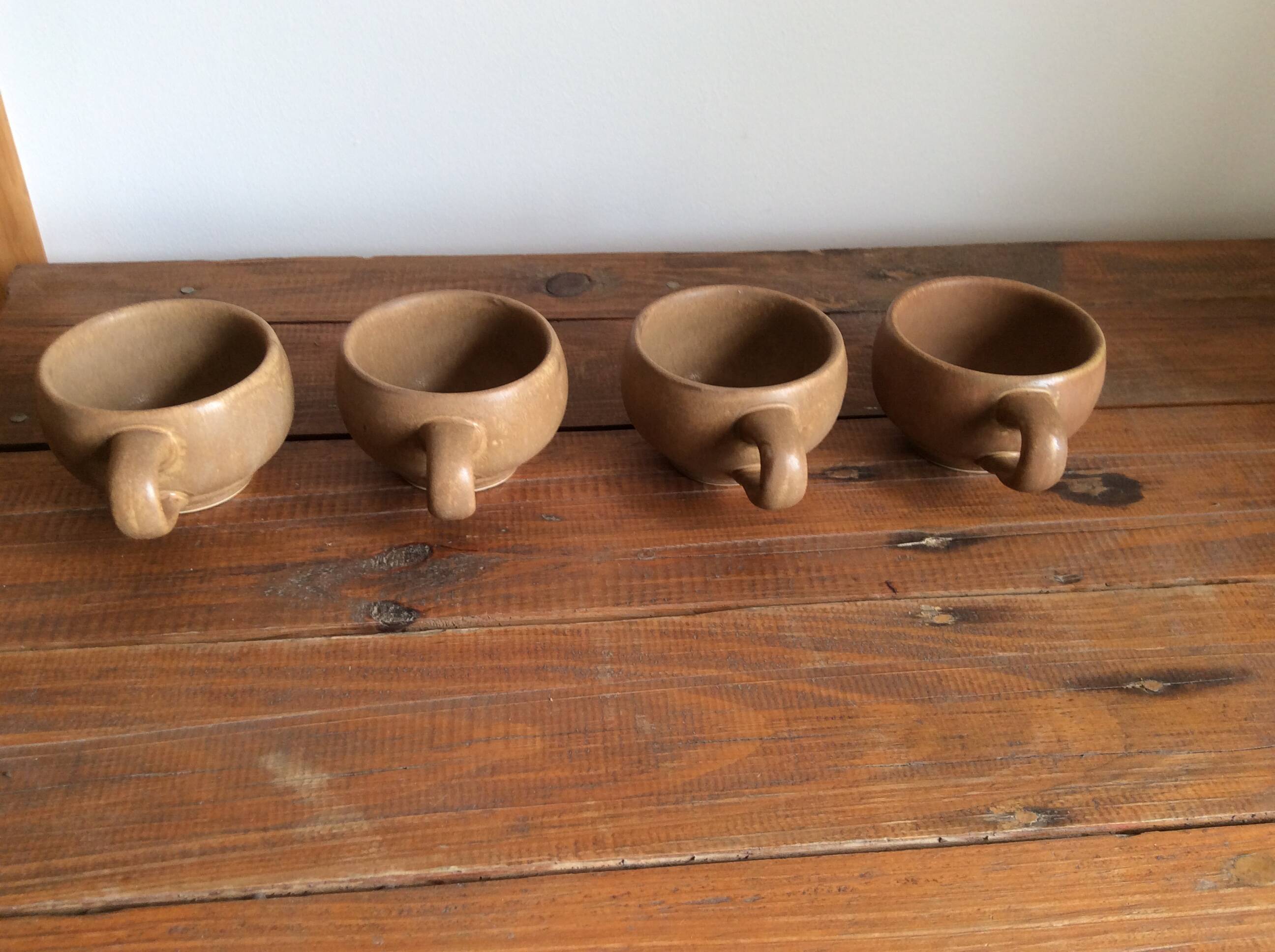 4 stoneware coffee cups