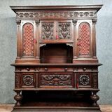 Buffet Renaissance de château en noyer massif vers 1850