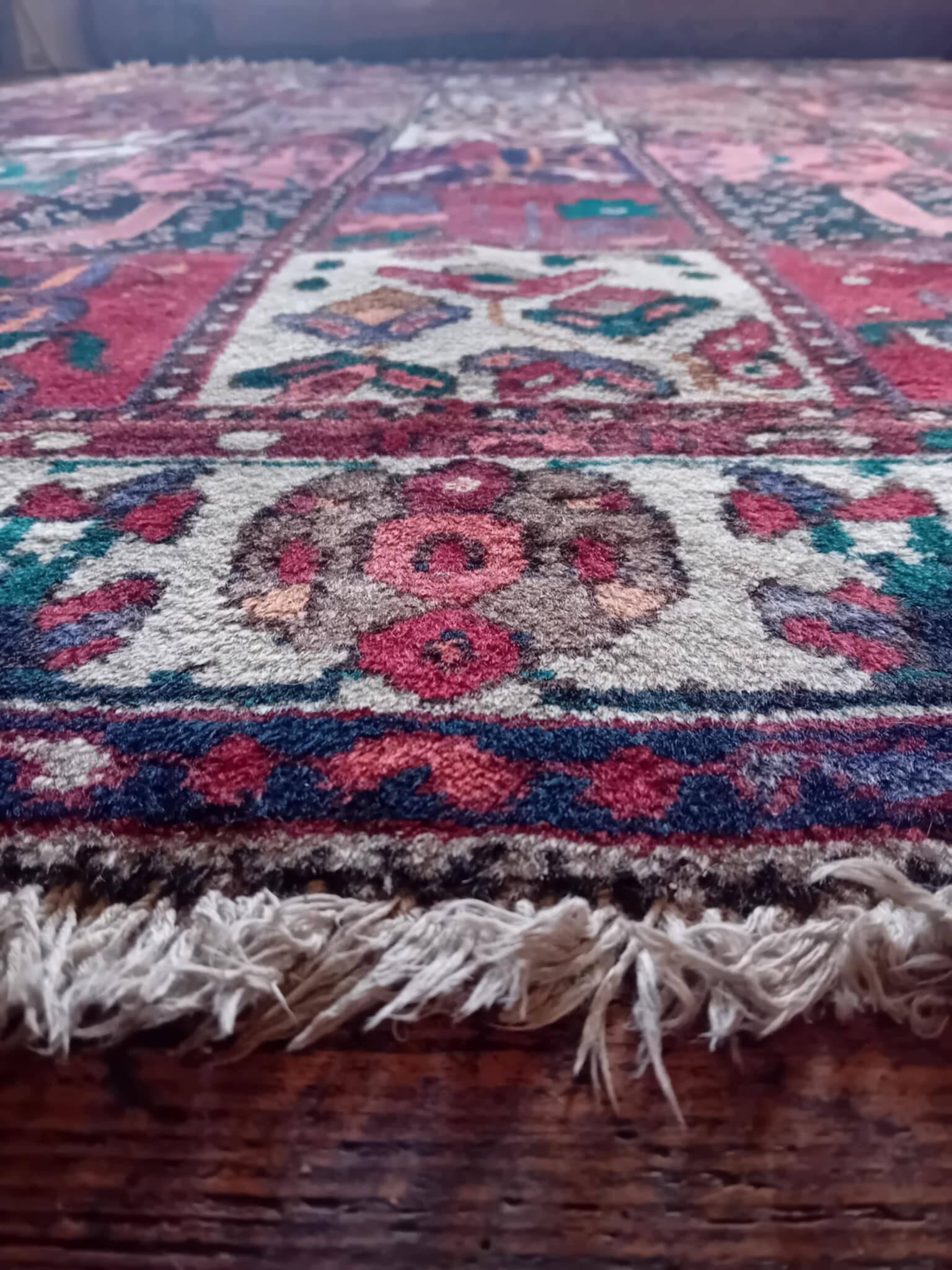 Handmade Persian Bachtiar Rug 304x213cm