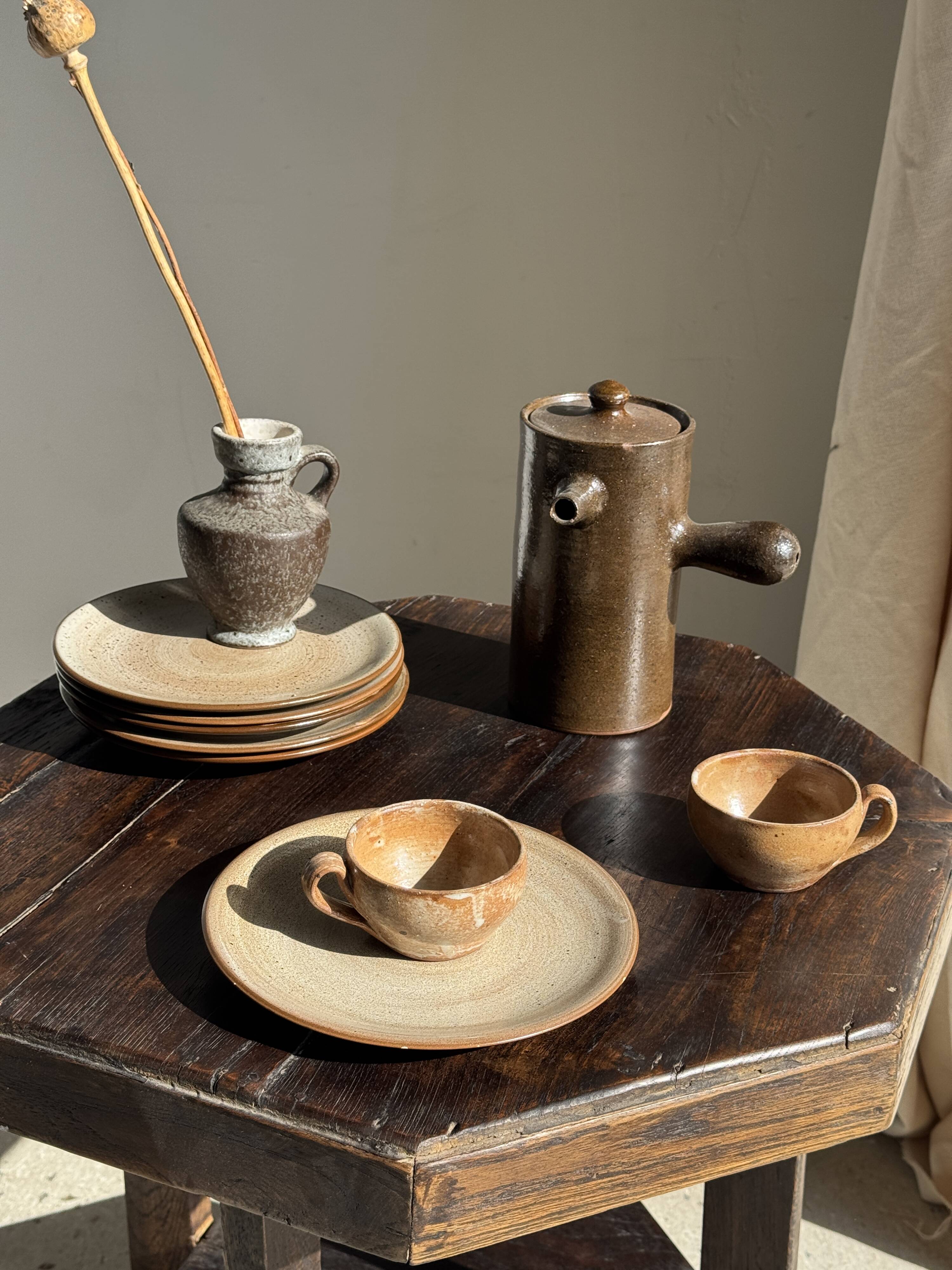 Set of 6 vintage brown stoneware dessert plates D21