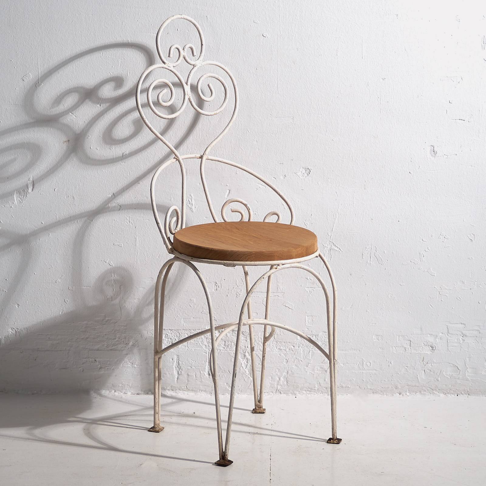 Antique white garden chairs (circa 1920). Set of 4 pieces