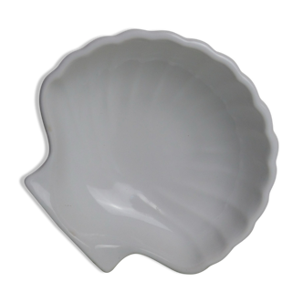Pocket empty white ceramic shell