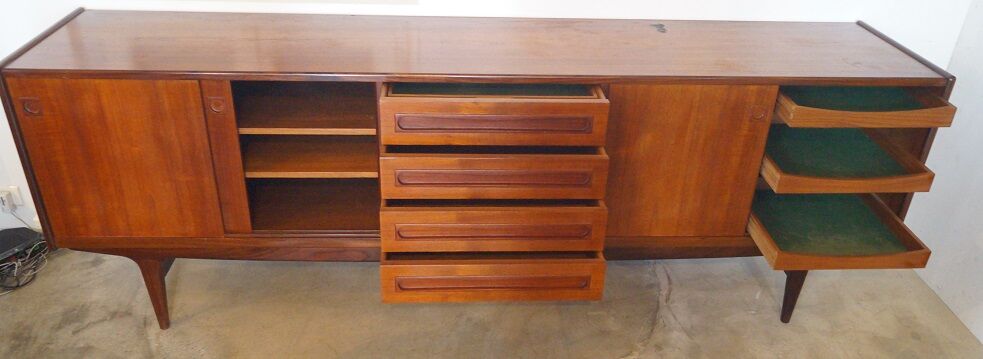 Johannes Andersen 1960 teak enfilade