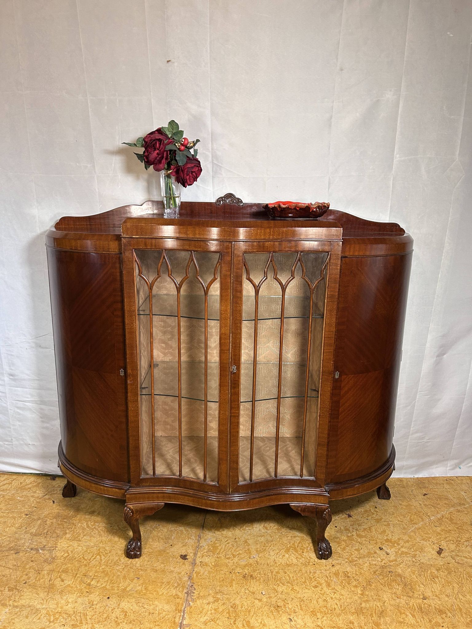 Late Victorian / Early Edwardian Display Cabinet (1880–1900)  A truly charm