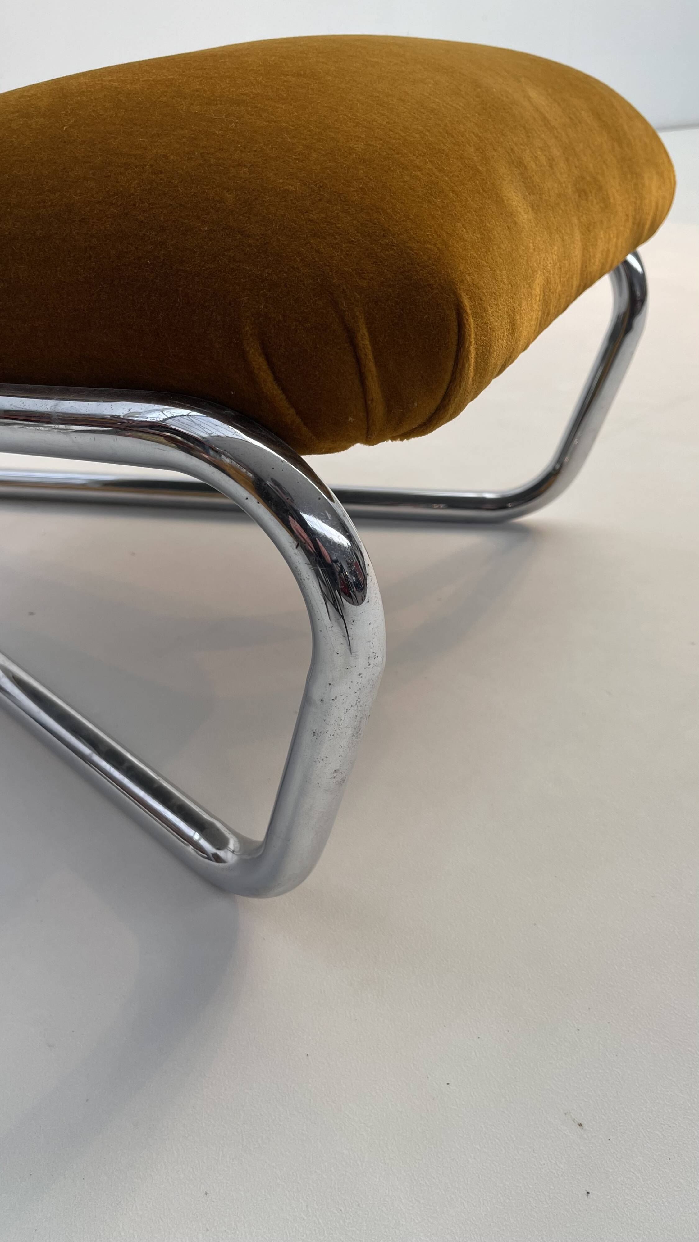 Little tubular lounge chair in rusty amber velvet