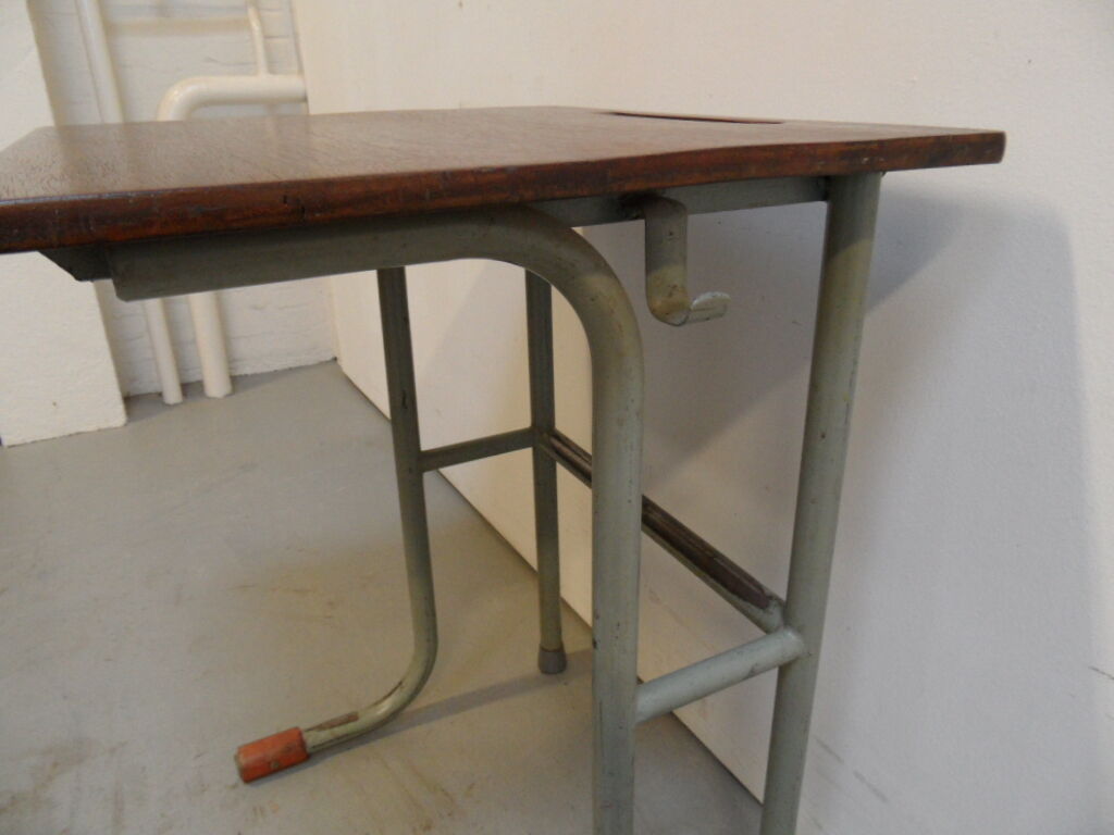 Pupitre d’école vintage des années 1960