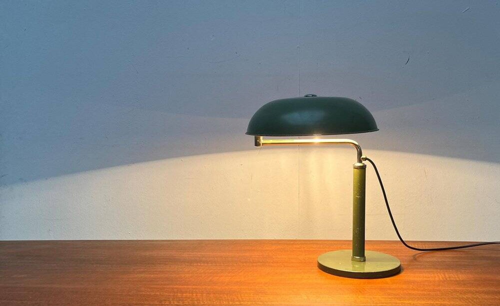 Art Deco swivel table lamp model Swiss Quick 1500 by Alfred Müller for Amba, 1930s.