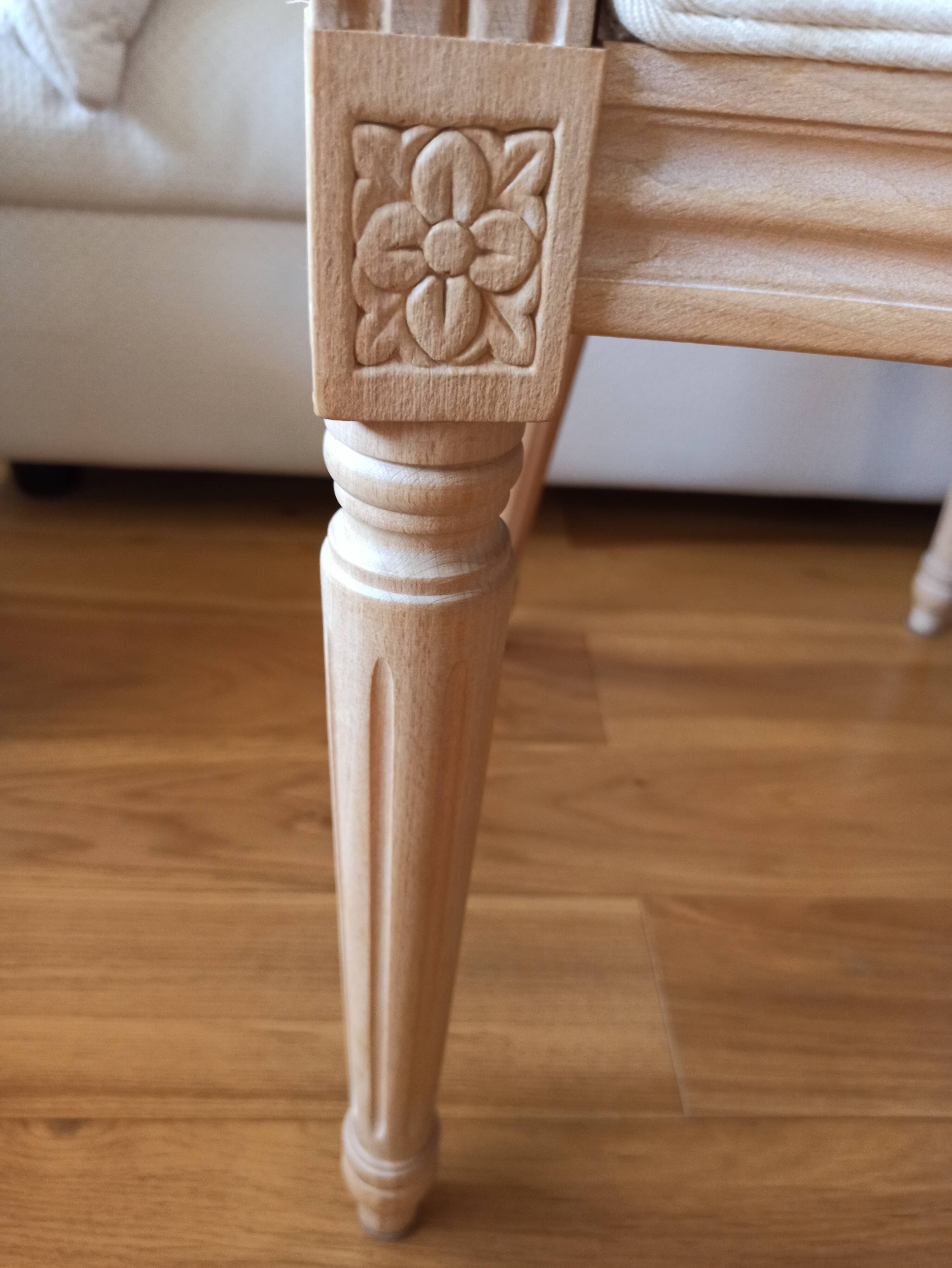 Fauteuil médaillon beige style Louis XVI très bon état