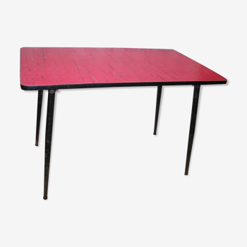 Red and grey vinyl table with tapered compass feet 1970