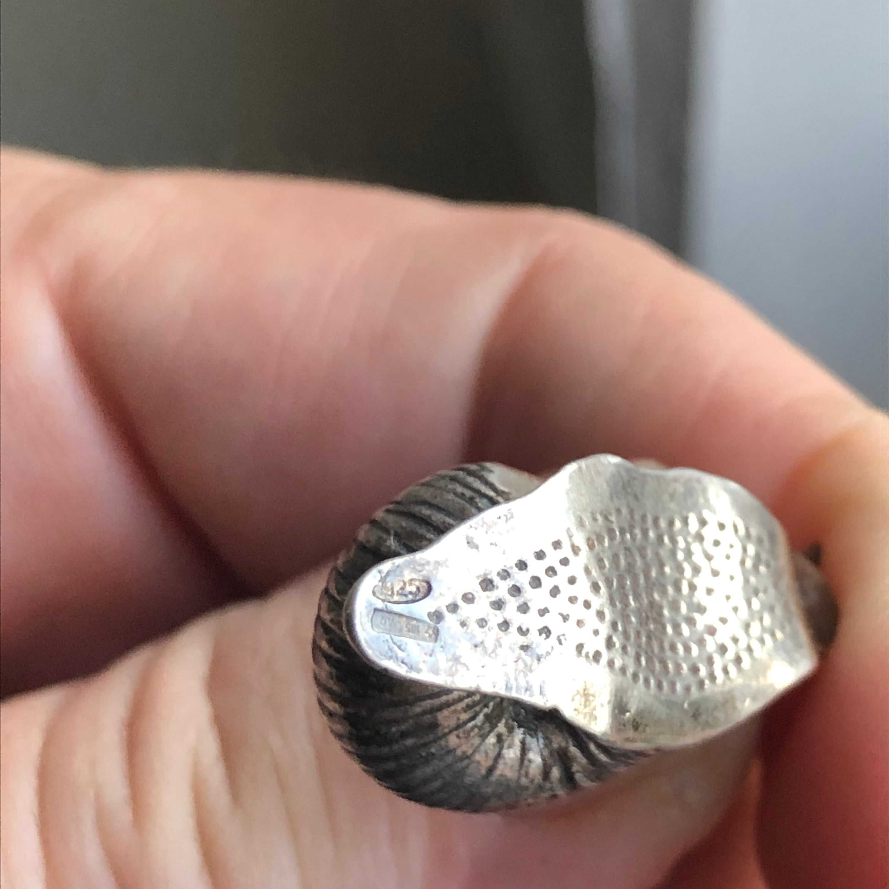 Small solid silver snail