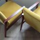 Paire de fauteuils restaurés - velours jaune