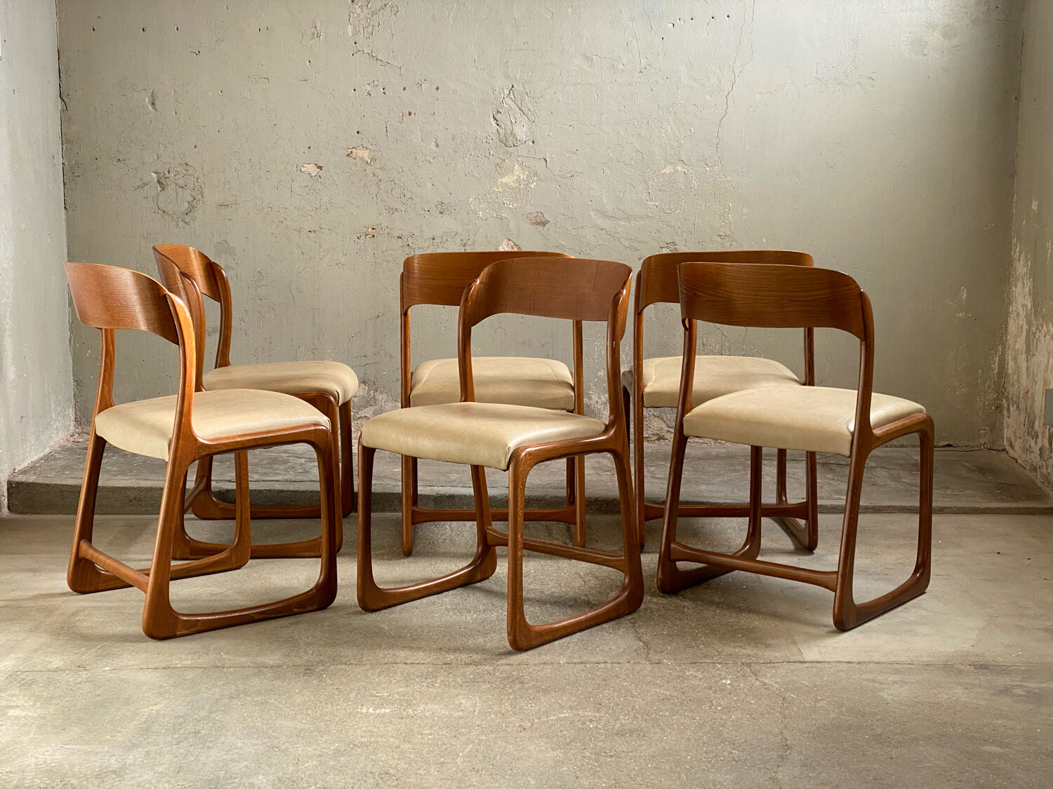 6 Baumann chairs foot sled