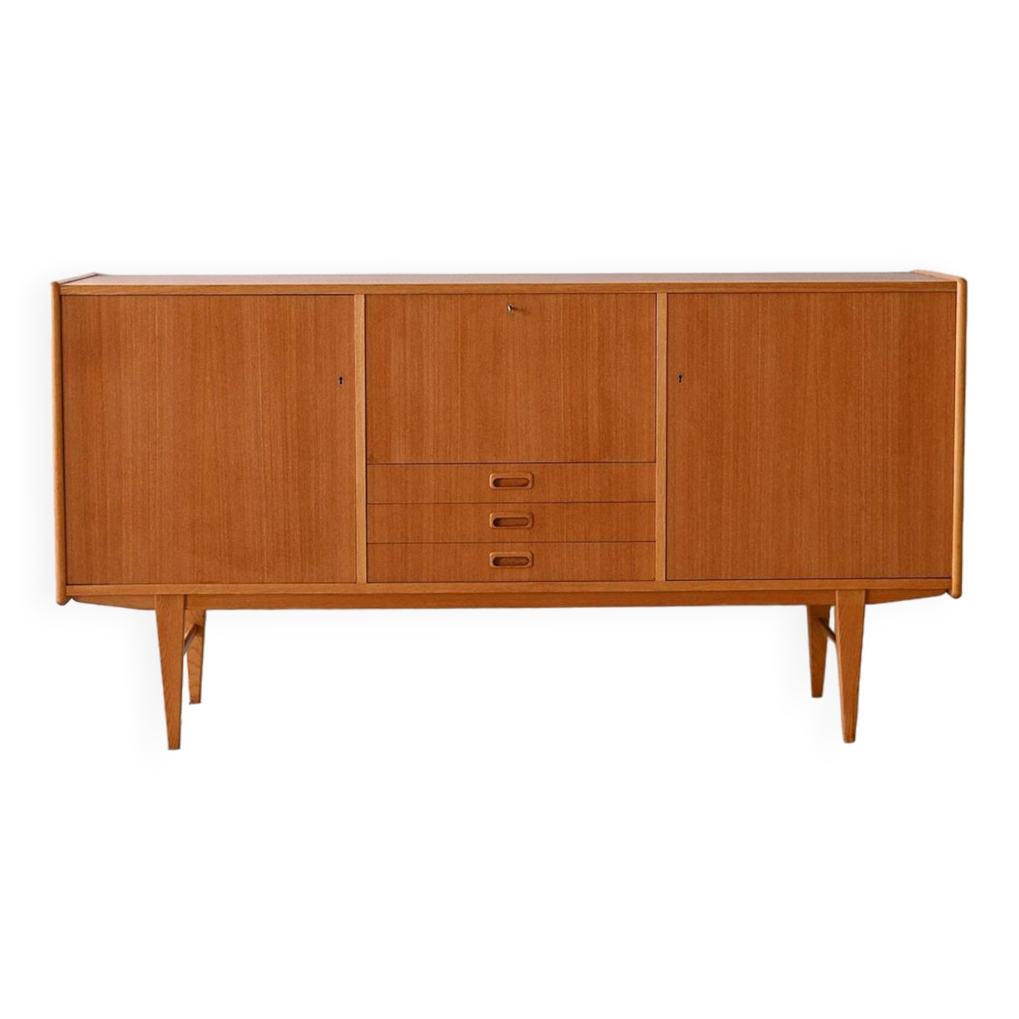 Oak sideboard with drawers