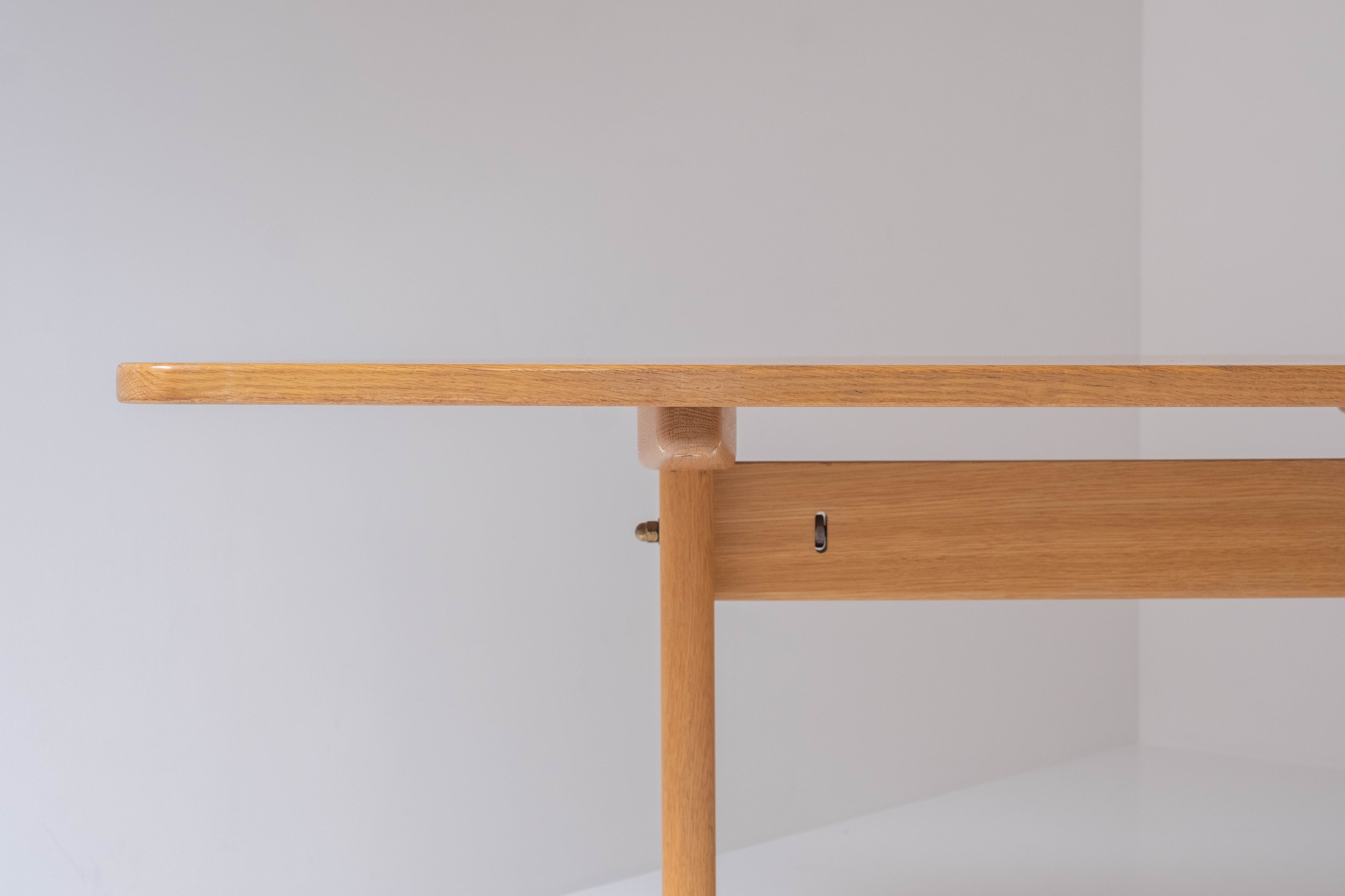 Shaker dining table designed by Børge Mogensen for Carl Madsen & Son, Denmark 1960s.